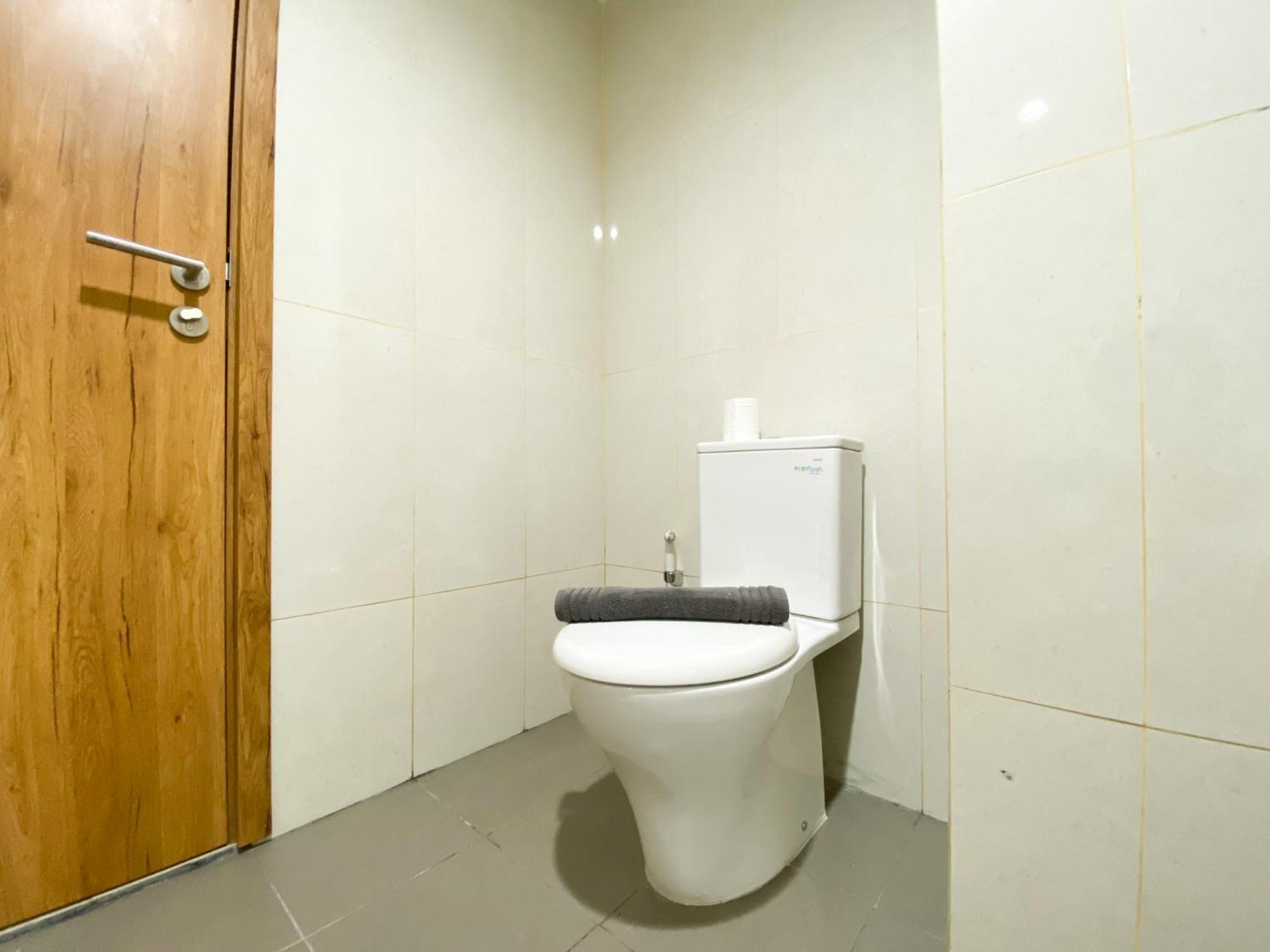 Apartemen Homey And Cozy Gateway Park Lrt By Travelio Bekasi